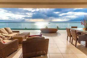 KBM Resorts Free CAR Honua Kai Hokulani Oceanfront 3-bedroom Condo, Pr