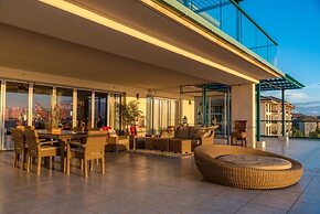 KBM Resorts Free CAR Honua Kai Hokulani Oceanfront 3-bedroom Condo, Pr