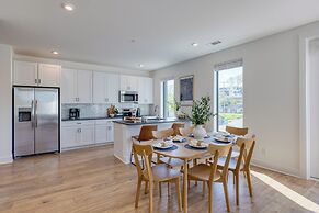 The Heights by AvantStay – Modern Condo Minutes from Broadway