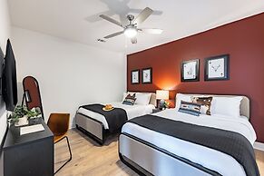 The Heights by AvantStay – Modern Condo Minutes from Broadway