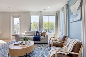 The Heights by AvantStay – Modern Condo Minutes from Broadway