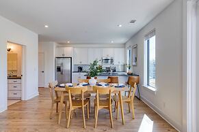 The Heights by AvantStay – Modern Condo Minutes from Broadway