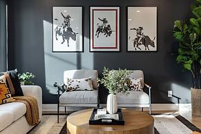 The Heights by AvantStay – Modern Condo Minutes from Broadway