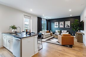 The Heights by AvantStay – Modern Condo Minutes from Broadway