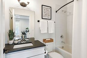 The Heights by AvantStay – Modern Condo Minutes from Broadway