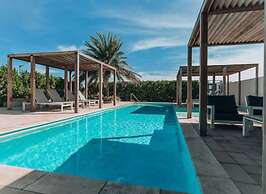 Luxury townhouse with pool in PALM BEACH