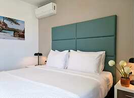 Luxury townhouse with pool in PALM BEACH