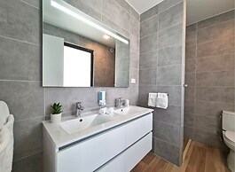 Luxury townhouse with pool in PALM BEACH