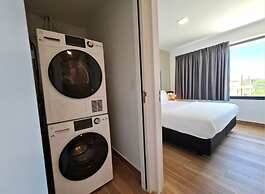 Luxury townhouse with pool in PALM BEACH