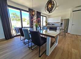 Luxury townhouse with pool in PALM BEACH