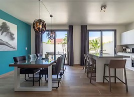 Luxury townhouse with pool in PALM BEACH