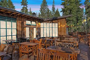 Kit Carson Lodge