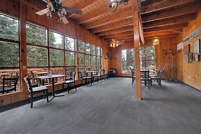 Kit Carson Lodge