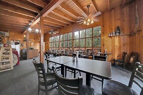 Kit Carson Lodge
