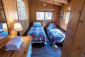 Kit Carson Lodge