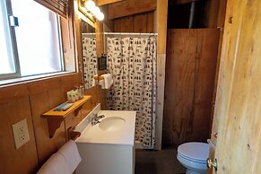 Kit Carson Lodge