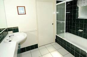 Sailfish Cove & RIVA Apartments