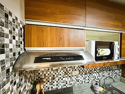 Holland Park Condominium