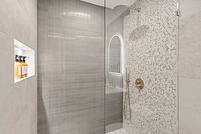 Zoka - Modern Mountain Retreat