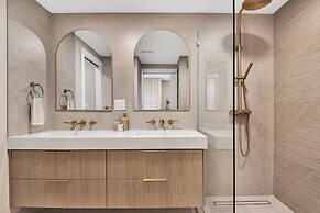 Zoka - Modern Mountain Retreat