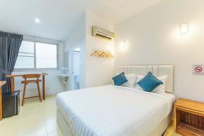 Calmly Stay Ratchada