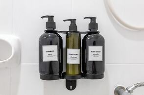 Calmly Stay Ratchada