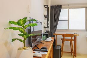 Calmly Stay Ratchada