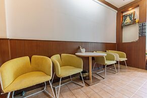 Calmly Stay Ratchada