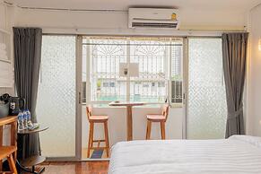 Calmly Stay Ratchada