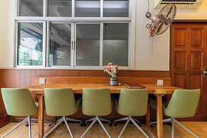 Calmly Stay Ratchada