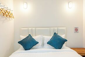 Calmly Stay Ratchada