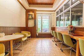 Calmly Stay Ratchada