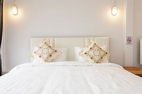 Calmly Stay Ratchada