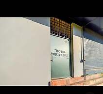 Hote White Hut