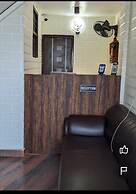 Hote White Hut