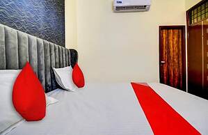 Hotel White Hut