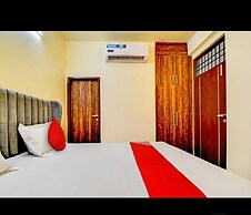 Hote White Hut