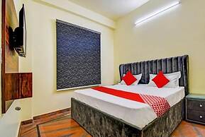 Hote White Hut