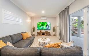 6 Bedroom Oasis in Burleigh Heads