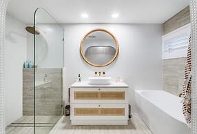 6 Bedroom Oasis in Burleigh Heads