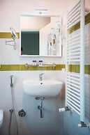 Guest House COLORS