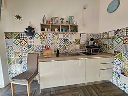 Guest House COLORS