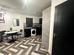Adam Court Studios and Apartments