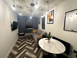 Adam Court Studios and Apartments