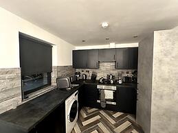 Adam Court Studios and Apartments