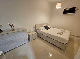 STENDARDI S HOUSE