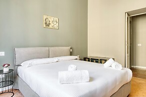 JOIVY Cute flat near Guastalla Gardens