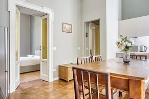 JOIVY Cute flat near Guastalla Gardens