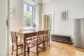 JOIVY Cute flat near Guastalla Gardens