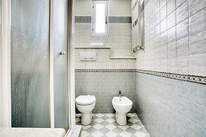 JOIVY Cute flat near Guastalla Gardens